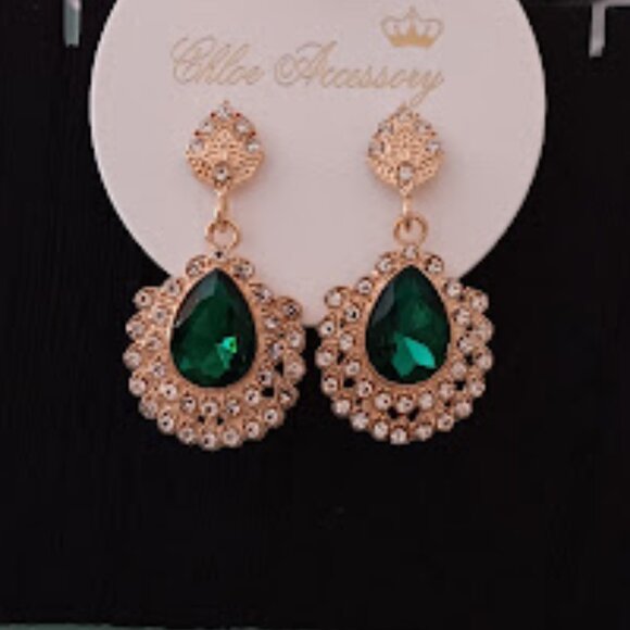CHLOE ACCESSORY Glamorous Gold Green & Clear Crystal Pear Shaped Drop Earrings - Picture 3 of 4